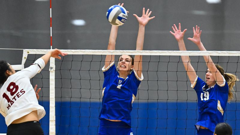 Alexis Hamilton Volleyball falls to Williams in four sets - Hamilton College