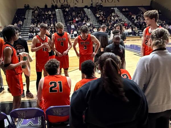 Kaiden Reed Berg stumbles in second half - Heidelberg University