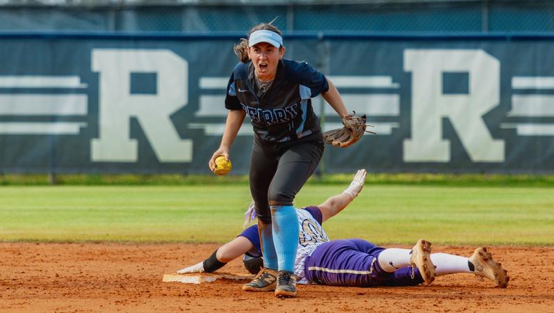Softball Raspberry Softball Four-Peats as Regular Season Champions - Berry College