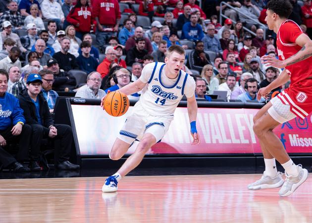 Hanford Drake Riley Stirtz Named Riley Wallace Award Finalist - Drake University Athletics