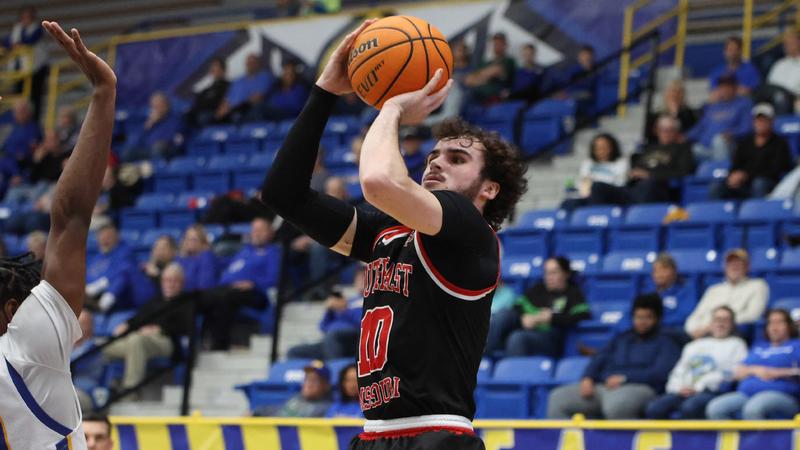 Redhawks Fall in Thriller at Morehead State, 71-69 - Southeast Missouri ...
