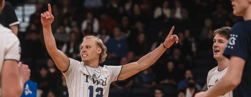 SPARTANS SWEEP HEAT TO OPEN WEEKEND SERIES - Trinity Western University