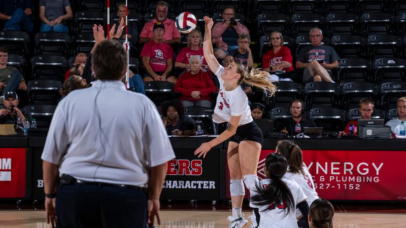 Grace Stapleton Lancers handle Maple Leafs with sweep - Grace College Athletics
