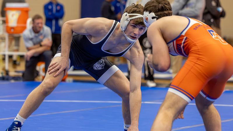 Jackson Wenberg No. 14 wrestling defeats SUNY Brockport, upended by VTSU and ...