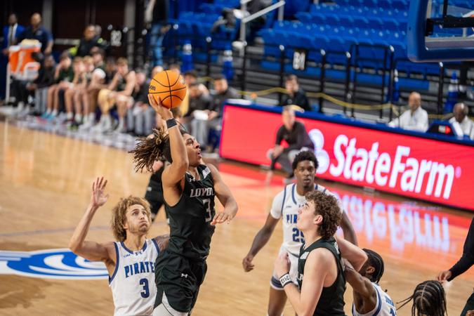 First-Half Run Helps Hampton Past Men’s Basketball - Loyola University ...