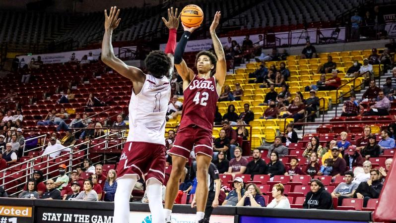 Deuce Benjamin New NM State Squad Takes to the Court for Crimson and White Scrimmage ...