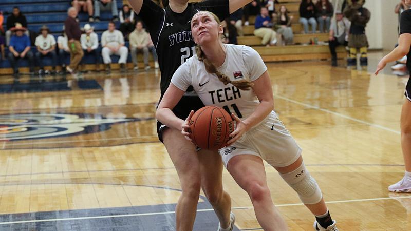 Madison Reeves Oregon Tech Lady Owls Clamp Down Defensively, Roll Past C of I, 73-35 - Oregon ...