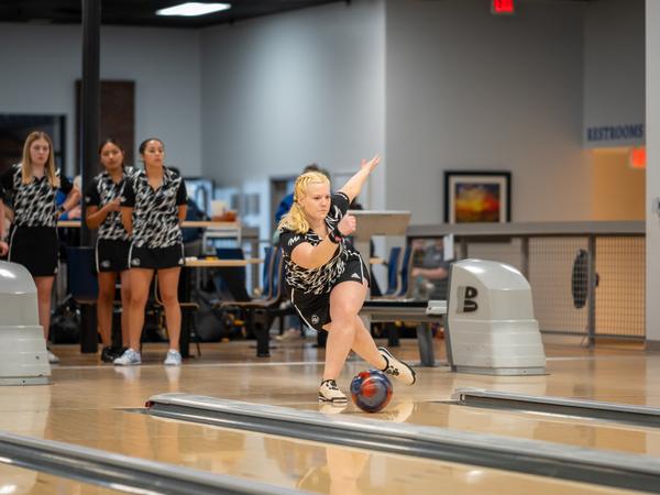 Women's Bowling Finishes Season at USBC ISC & ITC Sectionals - Ottawa ...
