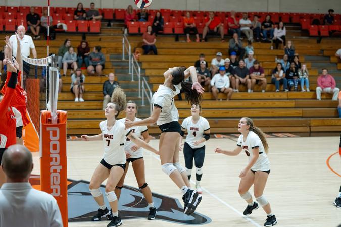 Daisy Rivas Sports Rivas shines in road loss to CIU - UPIKE Athletics