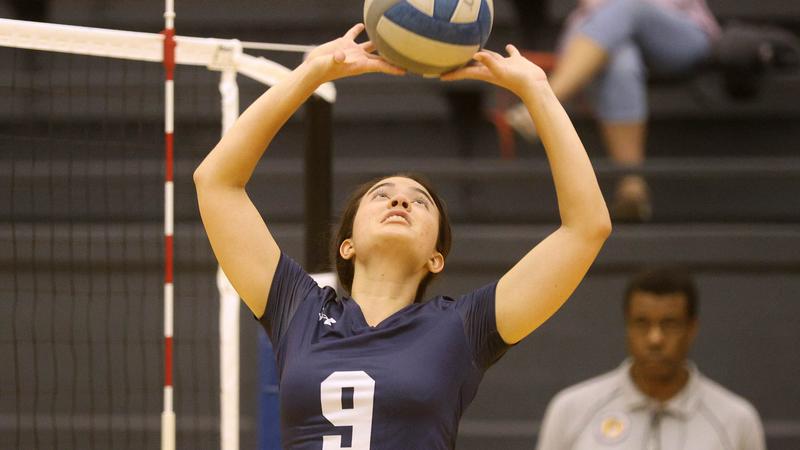 Angel Roney Chicago Sweeps UR to Wrap up UAA Round Robin #1 - University of ...