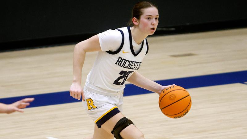 Keira Rogan Rochester #17 Chicago Tops URochester, 61-54 - University of Rochester Athletics