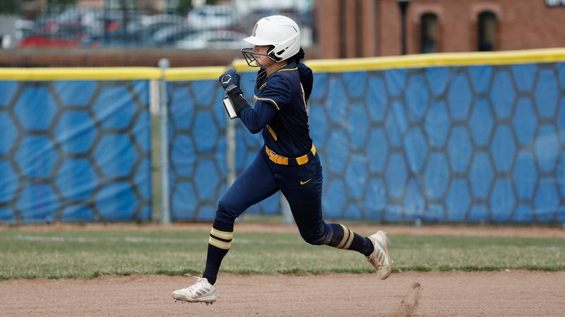 Deb Field Rochester Rochester Sweeps RPI in Weekend Finale - University of Rochester Athletics