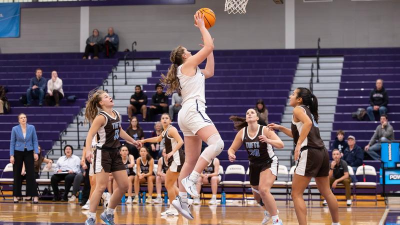 No. 2 Scranton Women's Basketball Defeats Tufts, 73-42 - University of ...