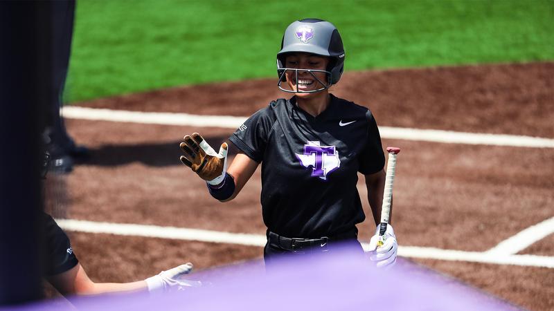 Tarleton Tech Texans head to Lubbock for final midweek showdown against No. 3 Texas ...