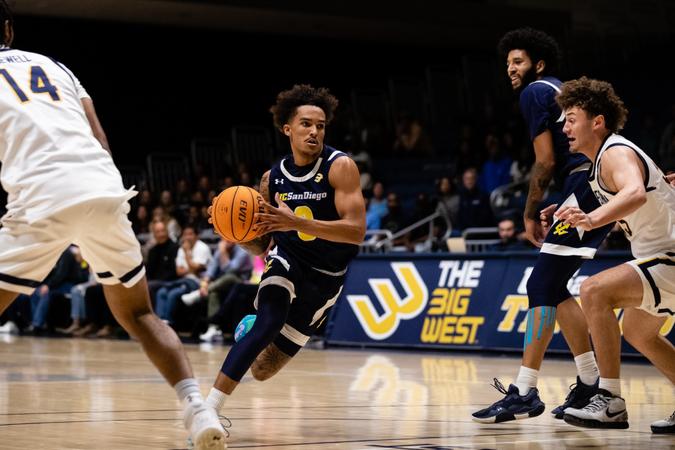 Ucsd Wolves UC San Diego To Face Crosstown Rival Toreros Monday Night - UC San Diego