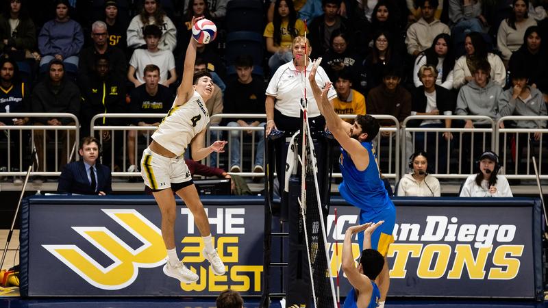 Ucsd Wolves Tritons Sweep Tigers Friday Night - UC San Diego