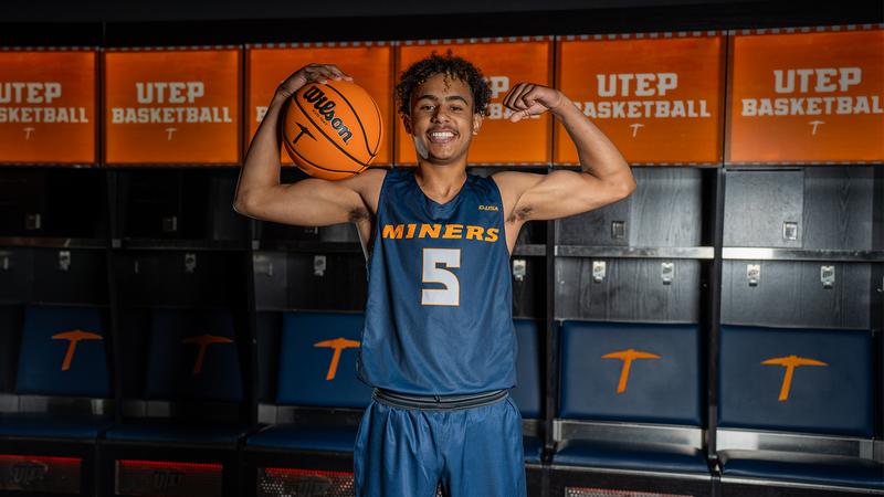 Utep Hand Sign UTEP Men’s Basketball Signs Three-Star Standout KJ Thomas - UTEP Miners