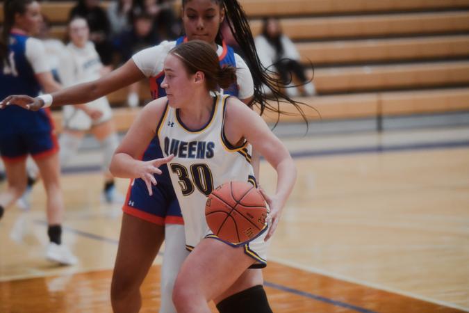Queens Extend Win Streak to 5 with Dominant Defensive Effort Against ...