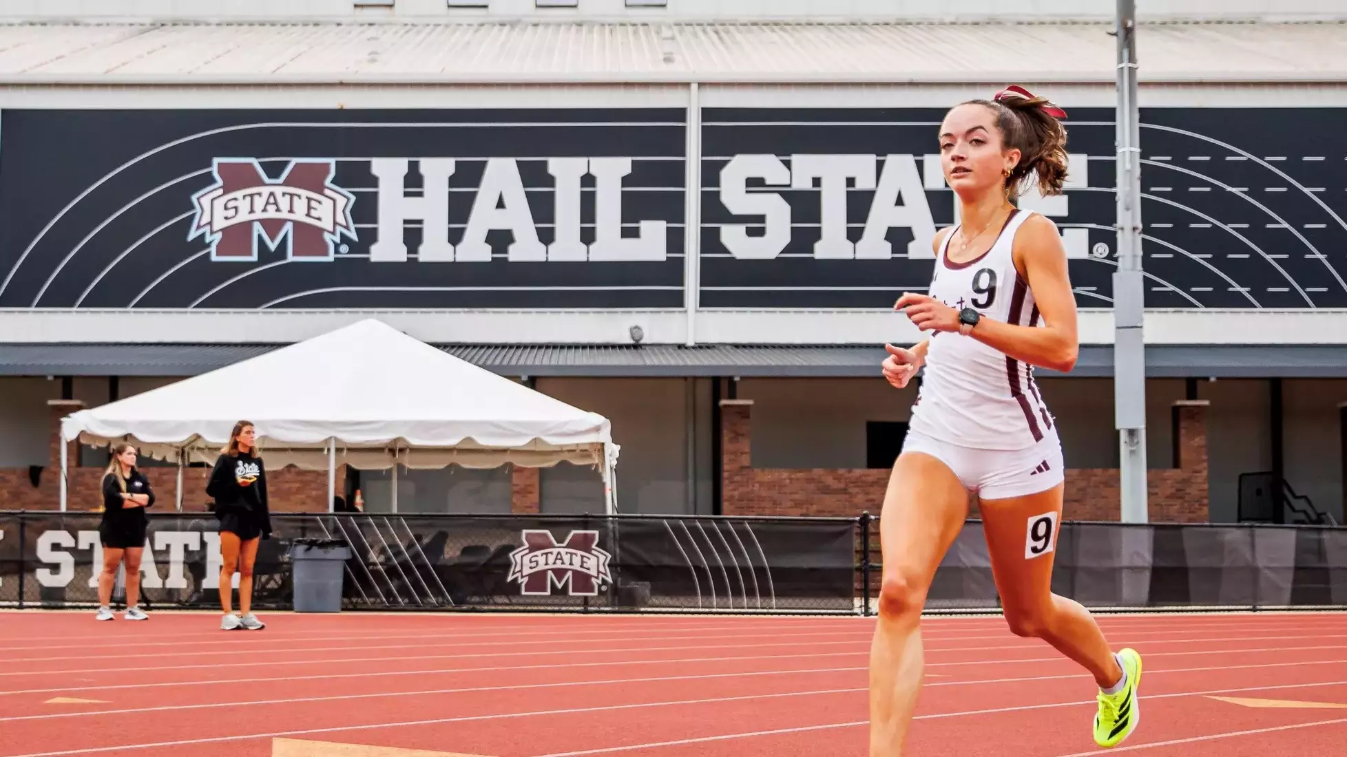 STARKVILLE, MS - May 01, 2025 - Mississippi State Distance Runner Kaitlyn Burge during the Maroon & White Tune Up at the Mike Sanders Track Complex in Starkville, MS. Photo By Mike Mattina