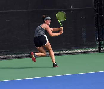 Emma Corwin in singles play