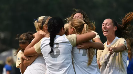 team celebration vs. byu 2017