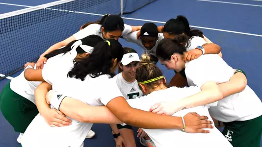 Tennis team huddle