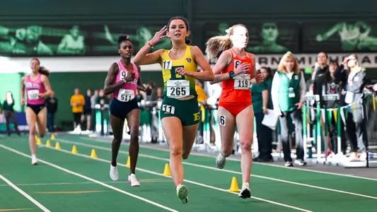 Paige Marchant winning the 3,000m at the 2024 MAC Indoor Championships