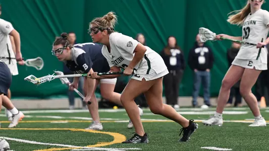 Mackenzie Blackwell readies for a free-position attempt against Butler