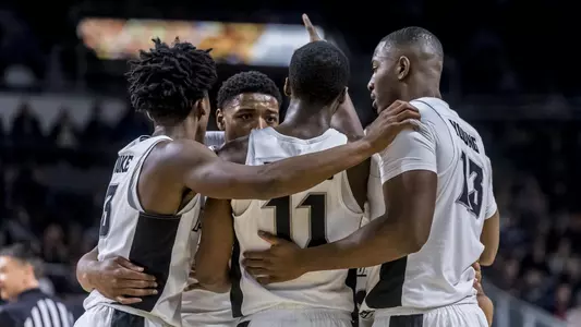 men's basketball team 