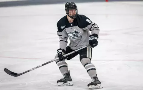 Men's Hockey Riley Duran