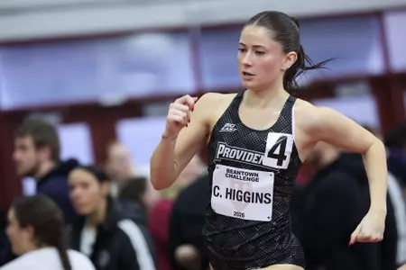 Chloe Higgins running at the Harvard Beantown Challenge 