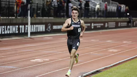 Cormac Dixon racing the 3000 meter race
