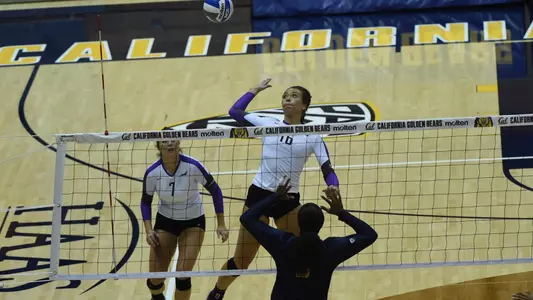 Kaira Moss sends down a kill at California