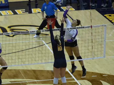 Katrice Pond sends one cross court against the Golden Bears.