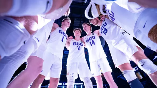 men's volleyball huddle
