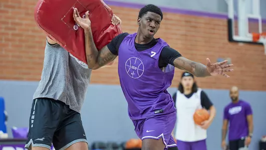 Phoenix, AZ  Oct. 18,,  2024 :  GCU men’s basketball practice.  .David Kadlubowski/GCU