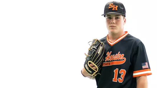 Braden Davis 2022 posed shot