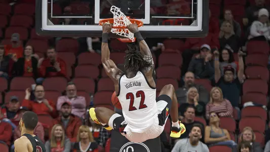 Aidan Igiehon dunk shot from behind