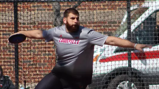 Adar Sheere in the discus throw at the Louisville Invitational