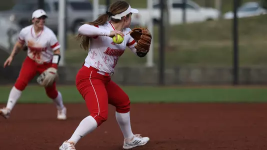 Jenna Servi throws the ball