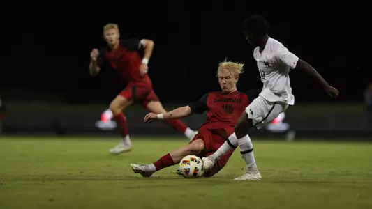 Sander Roed defending against Notre Dame.