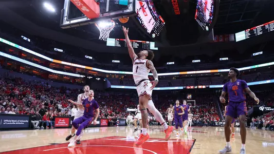 J'Vonne Hadley goes up for a layup against Clemson on Jan. 7, 2025