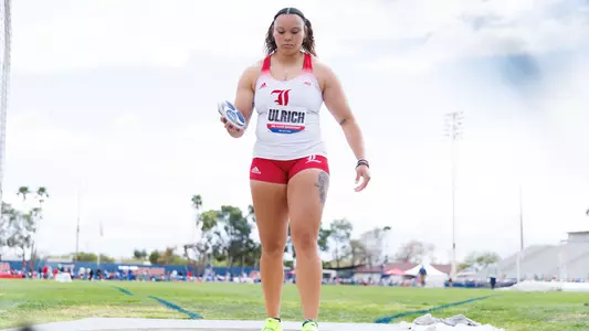 Jayden Ulrich steps into the discus ring at the 2025 Jim Click Shootout & Multis.