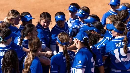 softball huddle