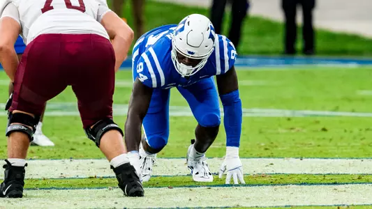 RJ Oben lines up across from a Lafayette offensive lineman