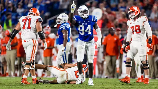 RJ Oben makes a tackle against Clemson