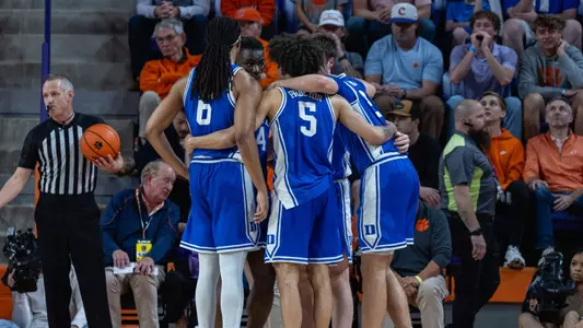 Duke MBB huddle at Clemson