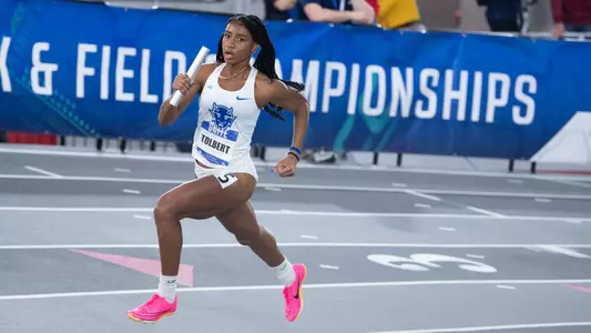 Lauren Tolbert runs at ACC Indoors
