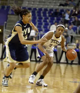 Brigham Young's Ambrosia Anderson, left, guards TCU's Adrianne Ross. (AP Photo/Fort Worth Star-Telegram, Sharon M. Steinman)