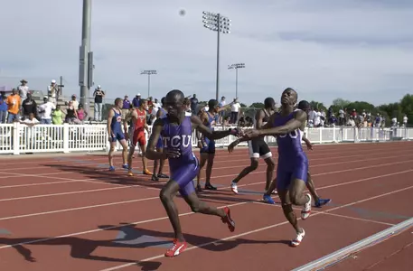 The Flyin' Frog men relay squads notched a silver and bronze Saturday as the 2006 Penn Relays came to a close.